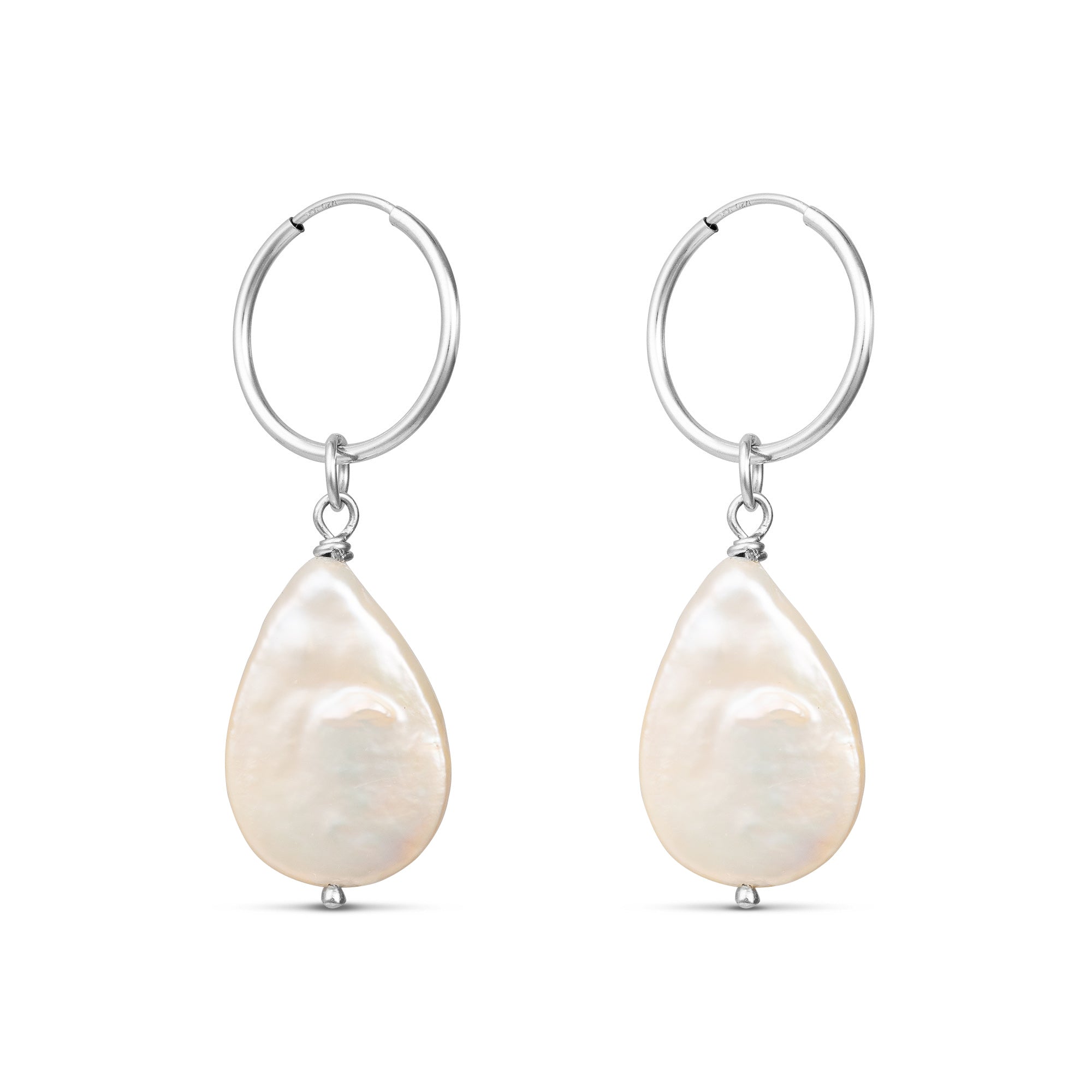 Kesha - Teardrop Pearl Hoops
