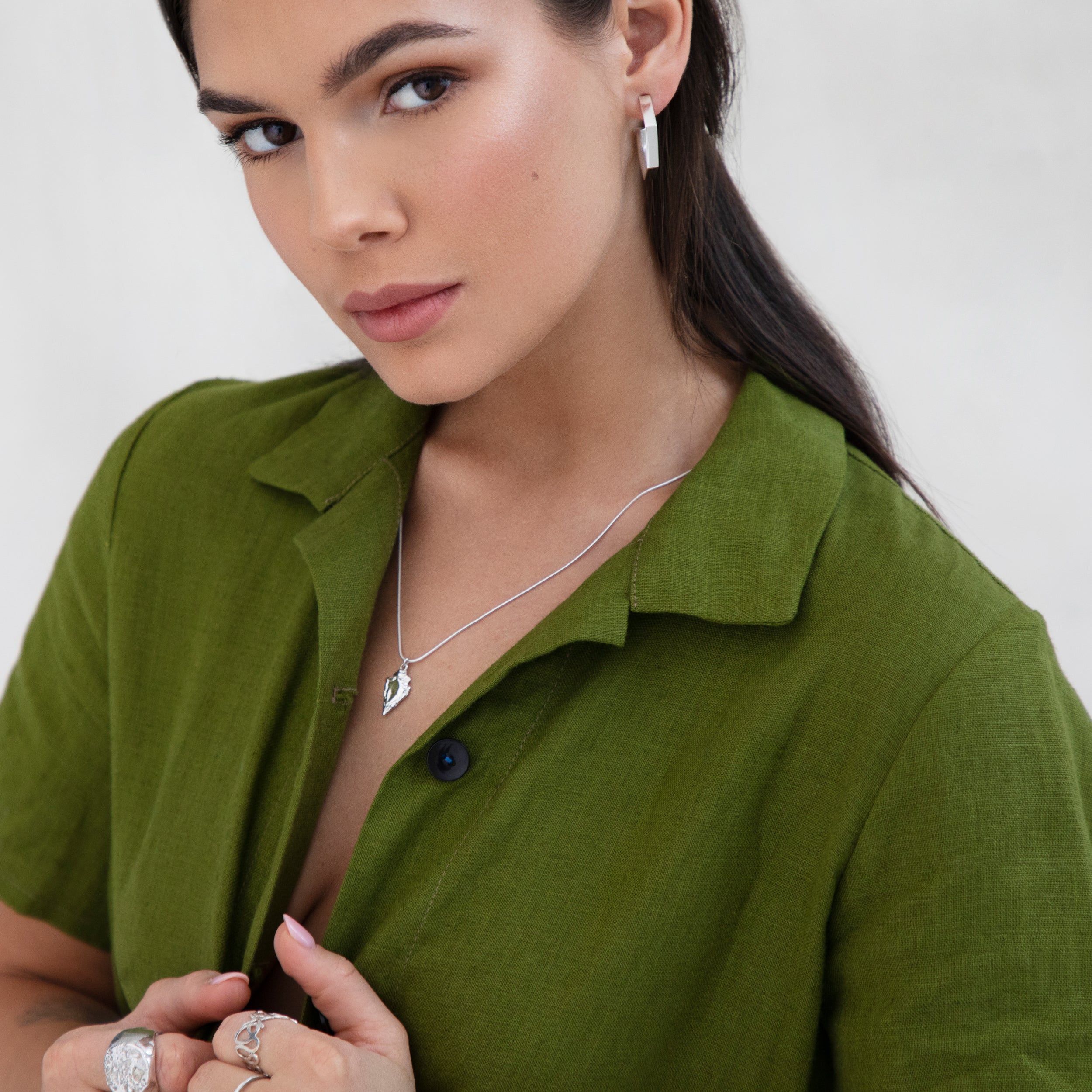 Arra - Organic Arrow Silver Necklace on Model