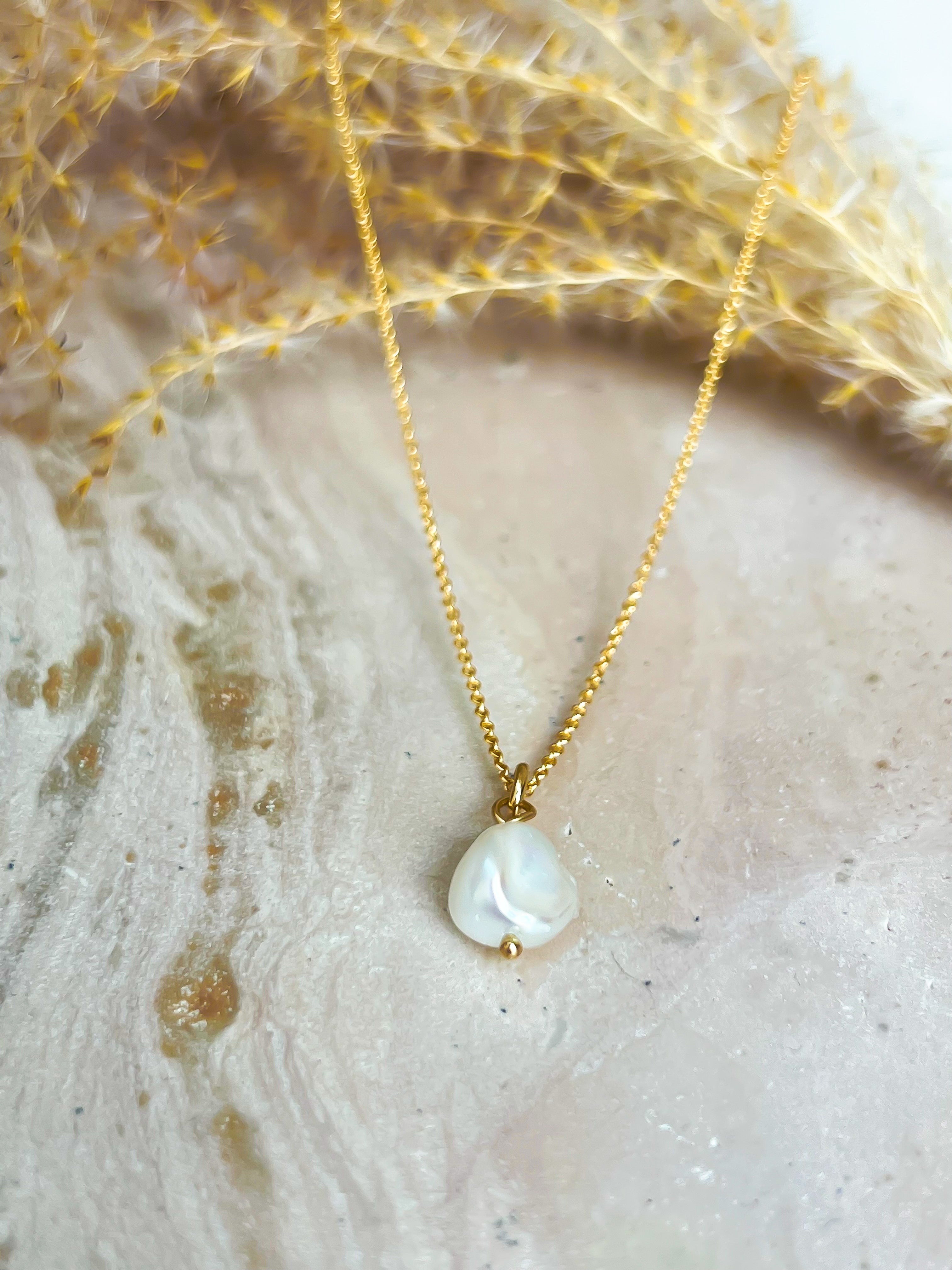 Mila - Ivory Freshwater Pearl Necklace